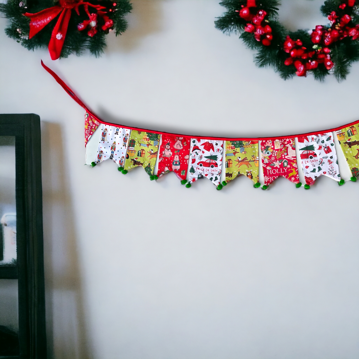 Christmas Bunting (Tricolor)